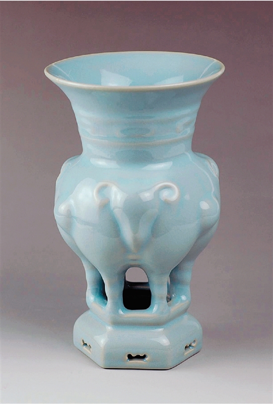 朱文立  汝窑三牺尊